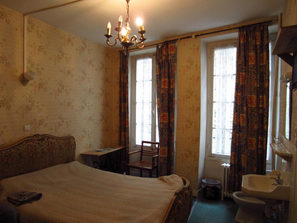 Hotel D'Orleans Paris Gare De L'Est Oda fotoğraf