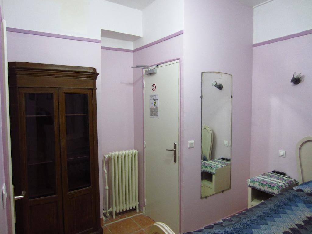 Hotel D'Orleans Paris Gare De L'Est Dış mekan fotoğraf